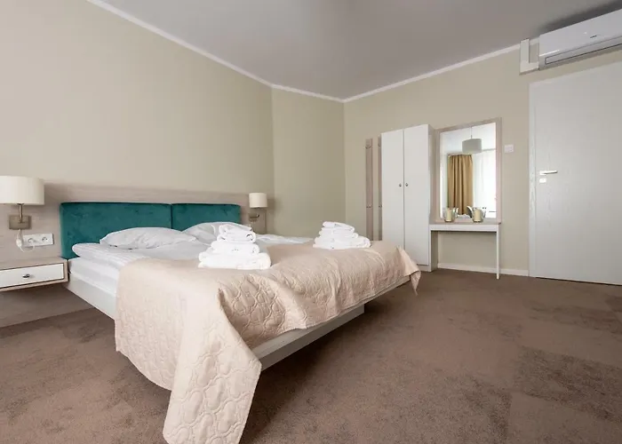 Bialy Gosciniec Ciechanow